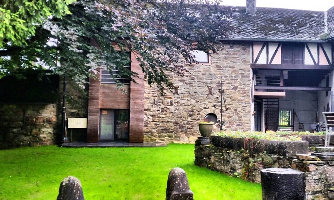 Robertville Apartment | Manor house flat in Robertville