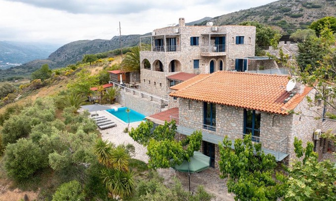 Lampini Villa | Manousaki