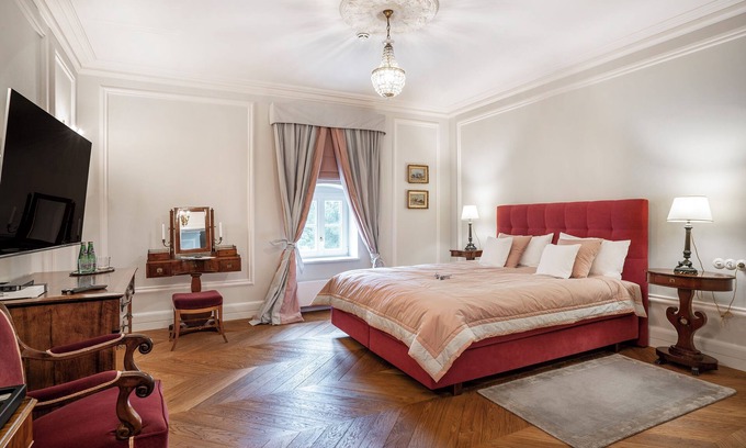 Nowe Warpno Bed & Breakfast | Manowce Palace - Suite with Garden View (Room 16)
