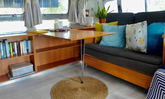 Tinonee House | Mansfield on the Manning - Unique 31' American Airstream