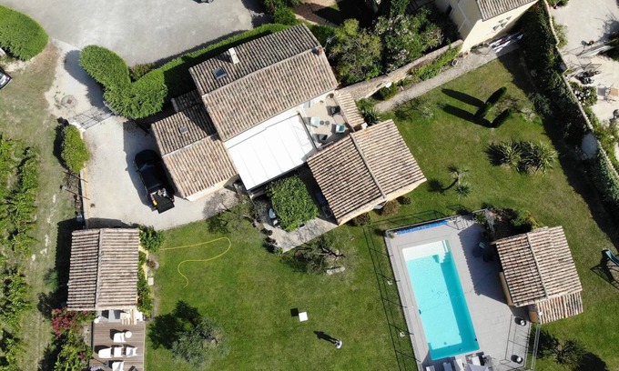Saint-Laurent-des-Arbres House | Mansion - St laurent des arbresHouse with garden