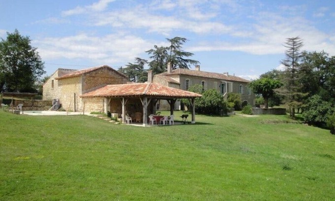 Layrac House | Mansion 200m ² - private heated pool ownership of 15 ha-quiet