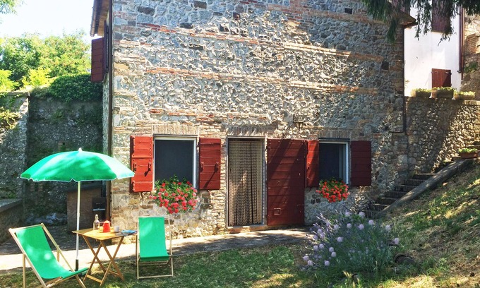 Verucchio House | Mansion - Verucchio House with garden