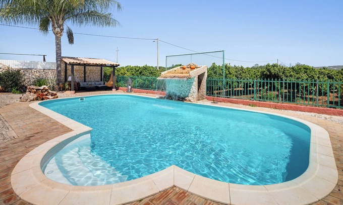 Silves House | MANUFACTURE - Typical village house with salt treatment pool