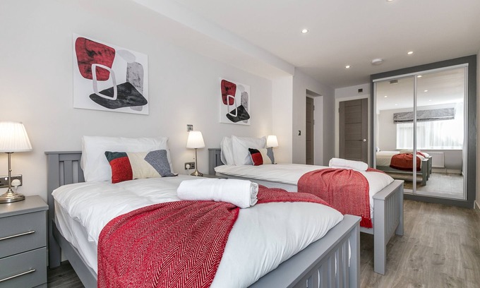 Reading Apartment | Maple Lodge