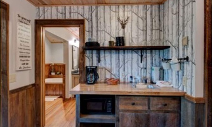 Valle Crucis Cabin | Maple Spring Cabin at Heritage Hill