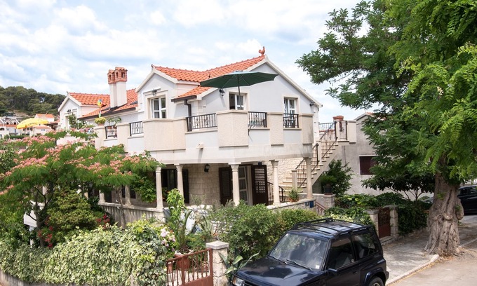 Postira Apartment | Mare Apt. 3 "Two balconies + loggia with garden view"