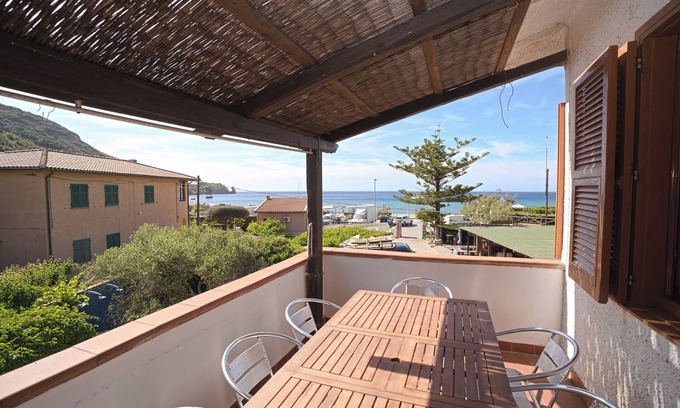 Giglio Campese Apartment | Margherita-1: 4+2 with breathtaking sea views of Giglio Campese beach.