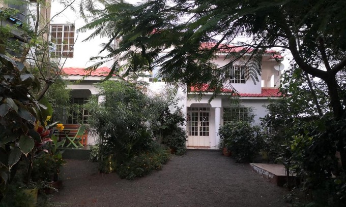 Namanga Bed & Breakfast | Marigold Park B&B