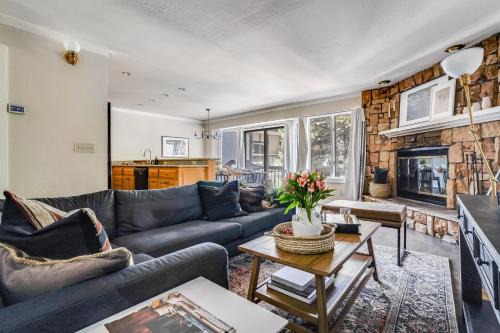 Olympic Valley Apartment | Marillac by AvantStay Gorgeous Ski Cabin w Balcony Patio