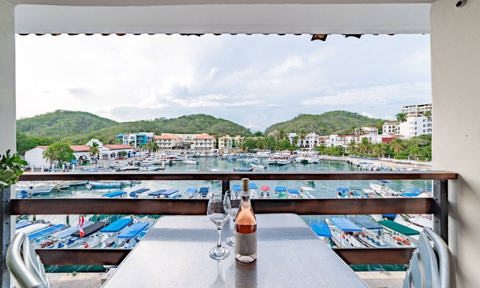 Santa Maria Huatulco Condo | Marina-Front, Central & Modern Condo