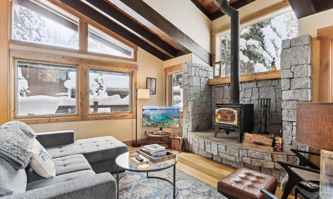 Alpine Meadows House | Mariposa Heights at Alpine - Ski Shuttle to Slopes- Fireplace- Forest Views