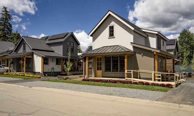 Crested Butte Cottage | Mariposa-Valerian-Paintbrush Bundle at Academy Place with Private Hot Tub