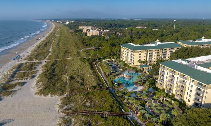 Palmetto Dunes Villa | Marriott Barony Beach Club oceanside courtyard view 2BR/2BA villa 6/27/26-7/2/26