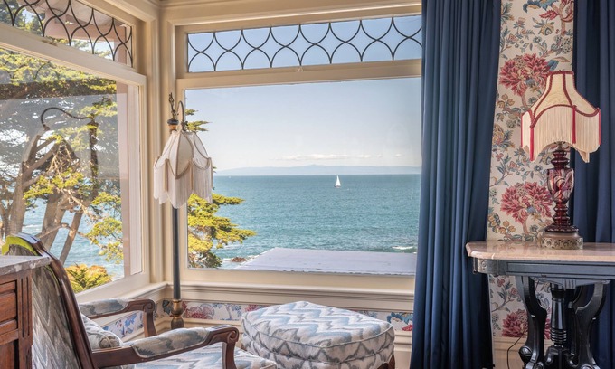 Pacific Grove Bed & Breakfast | Martine Inn