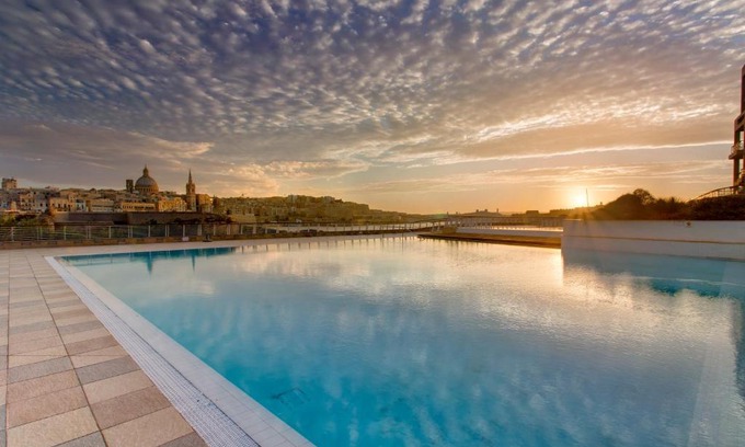 Sliema Apartment | Marvellous Apartment in Tigne Point