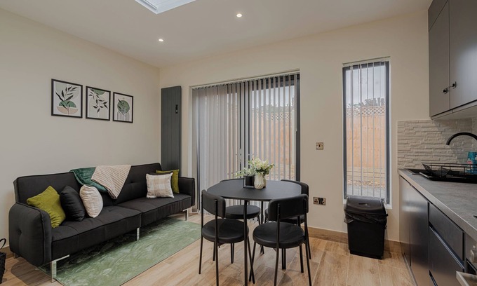 Enfield Highway Condo | Marvelous condo in Enfield, Free WiFi, Free Parking