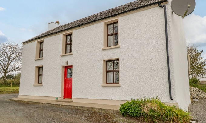 Naran Cottage | MARY KATE'S COTTAGE, pet friendly in Narin, County Donegal