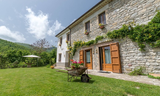 Agnone Bed & Breakfast | Masseria Acquasalsa Agnone Masseria in pietra Apartment Girasole