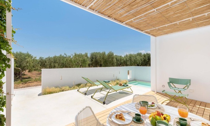 Fasano Villa | Masseria Pensato Suite Carrubo With Privated Pool