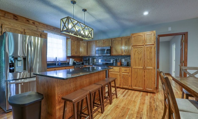 Alexander Cabin | Massive Real Cabin! 3500 SF, Up to 16 guests! Mountain Views, Firepit, HOT TUB!