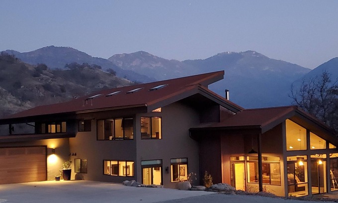 Kaweah House | Matanah Meadows Farm, House Great for 2 Families, Sequoia National Park and Farm