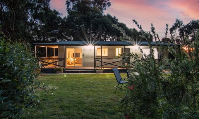 Gisborne South Cabin | Matilda Cottage Macedon Ranges quiet rural retreat