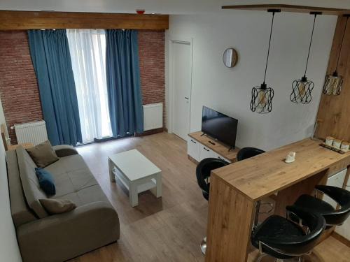 Kazbegi Apartment | Matt & Sarah’s Cozy Family Duplex
