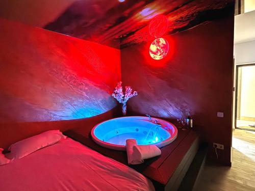 Baia Mare Apartment | MATTEO room by 50 shades
