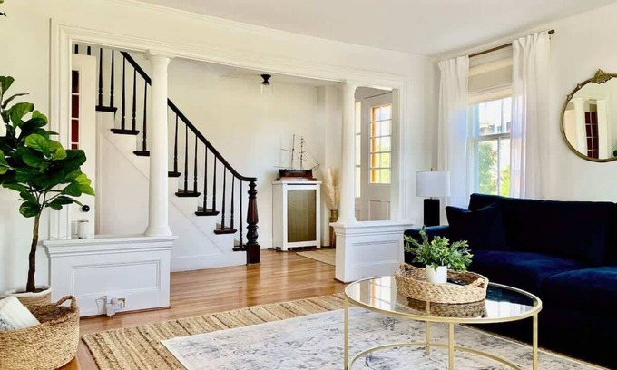 West Mystic House | Maxson House Mystic – Easy Walk to Downtown