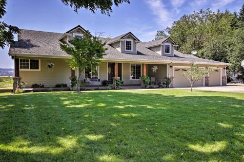 McMinnville House | McMinnville Wine Country Home with Hot Tub and Deck