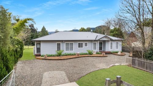 Kangaroo Valley House | Meadow Mist