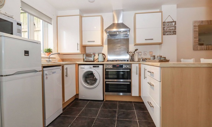 Grampound House | MEADOW VIEW, pet friendly, character holiday cottage in Grampound