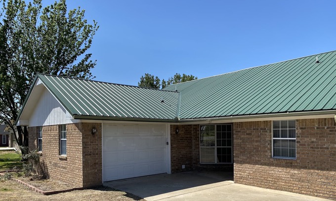 Heavener House | Meadowbrook LN Home