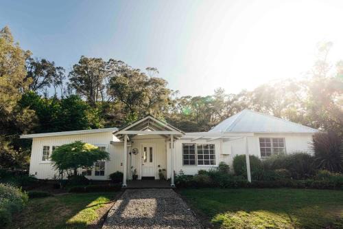 Lidster House | Meadowbrook MTB Lodge Orange - Rip on the trails, sip on the wine!