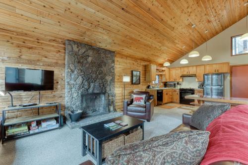 Black Butte Ranch House | Meadows Edge Cabin
