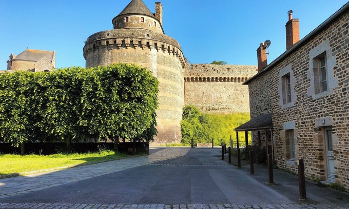 Montaubert - Rille - Saint-Sulpice House | Medieval Getaway