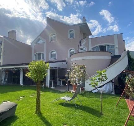 Hlohovec Apartment | Meduza Wellness Spa s ubytovaním