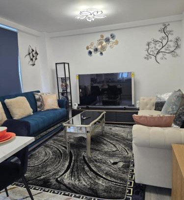 Salford Apartment | Mega3 Luxury 2Bedrooms Apartment -2Baths, 2Toilets