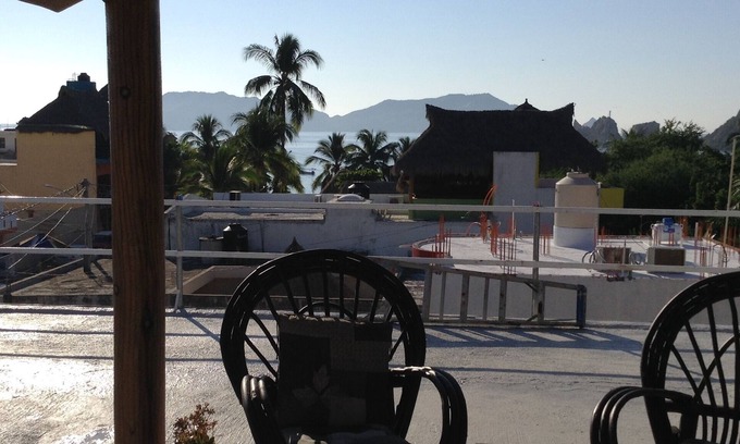 Centro Condo | Melaque Condo Near the Beach! Safe, secure and modern!