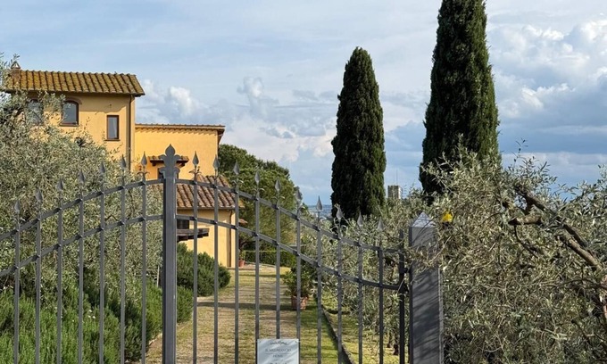 Lastra a Signa Villa | MELARANCIO HOME in the Tuscan countryside a few kilometers from Florence