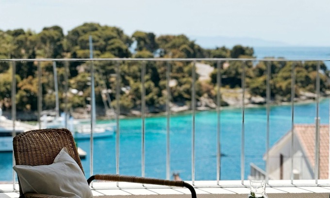 Maslinica Apartment | MELBA Split - Island Šolta - All year sea view Boutique STUDIO 2.2 Castle View