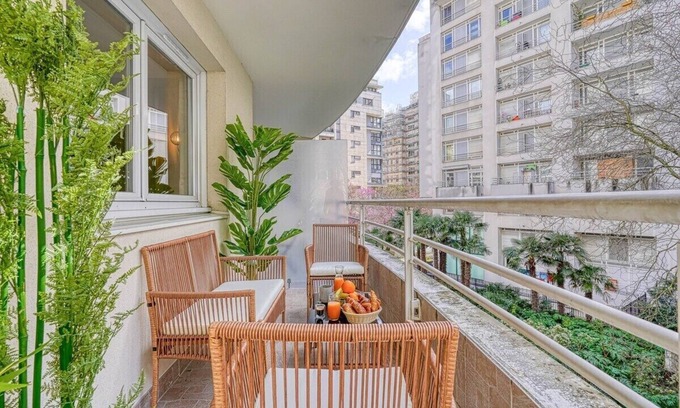 Faubourg de l'Arche Apartment | Melody suite in Paris
