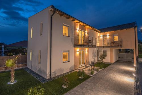 Sarvar Apartment | Melomi Apartman