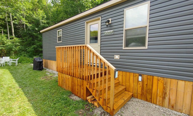 Washago Cottage | Memories at Serene Spruce Cottage Shamrock Bay Resort