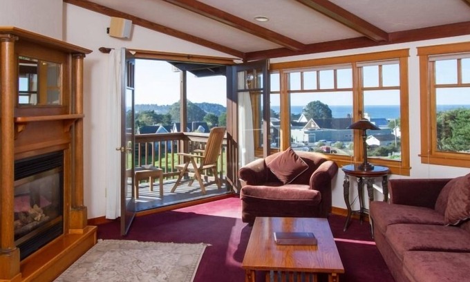Mendocino House | Mendocino View West
