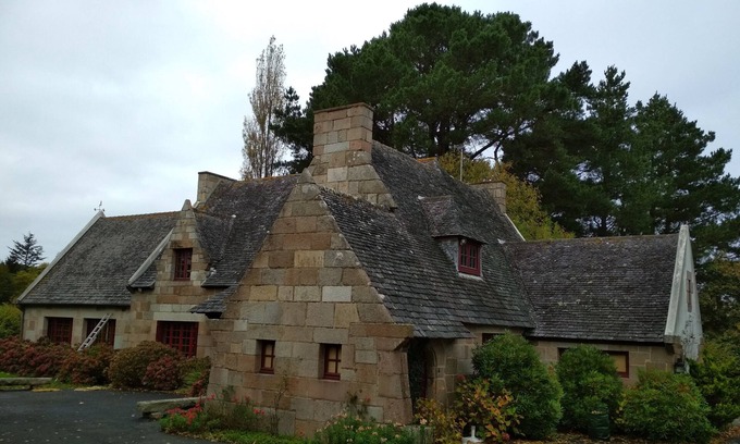 Plouezec House | Menn Coz - large, well-secluded character house with large garden (1ha)