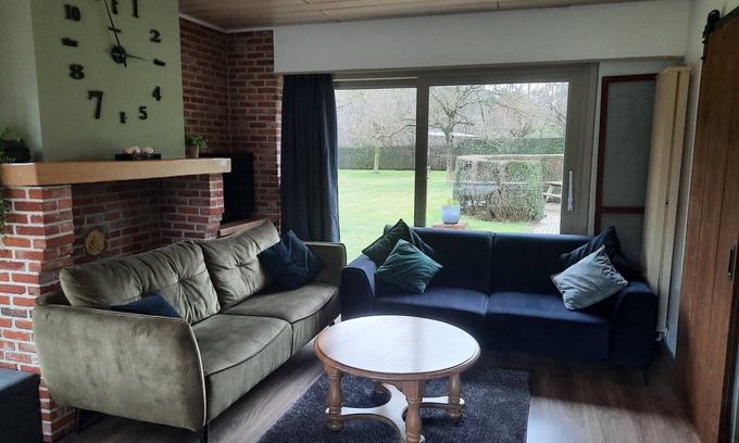 Merksplas House | Merksplas Villa with Terrace