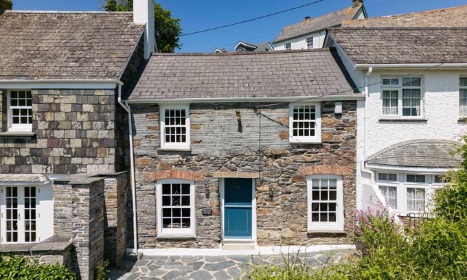 Port Isaac Cottage | MERMAID COTTAGE, family friendly, with open fire in Port Isaac