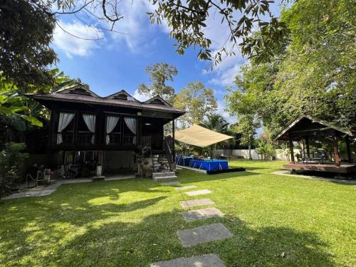 Kepala Batas House | Merpati Dusun Retreat